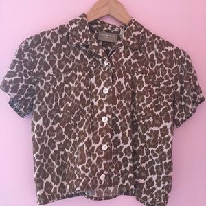 Petite cropped leopard collared button down blouse